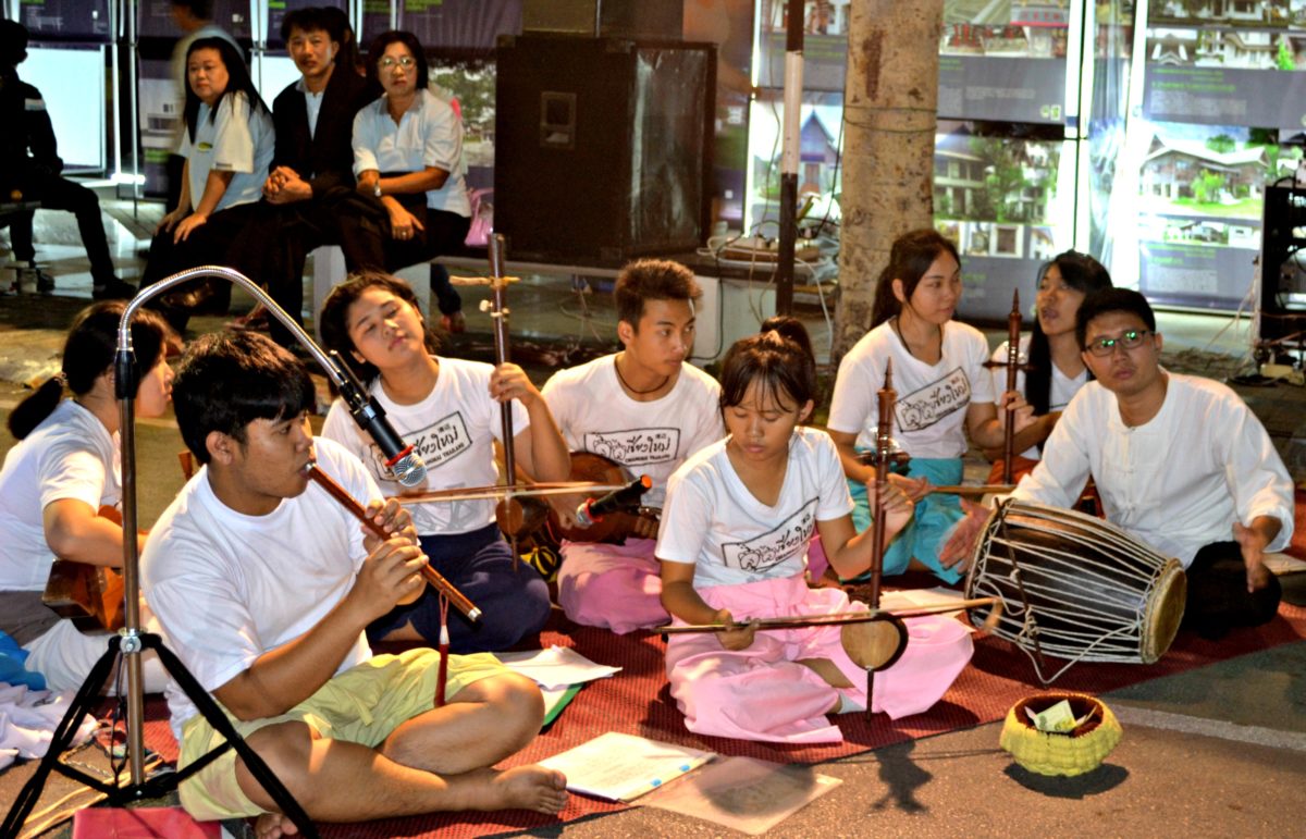 Chiang Mai Sunday Market Walking Street