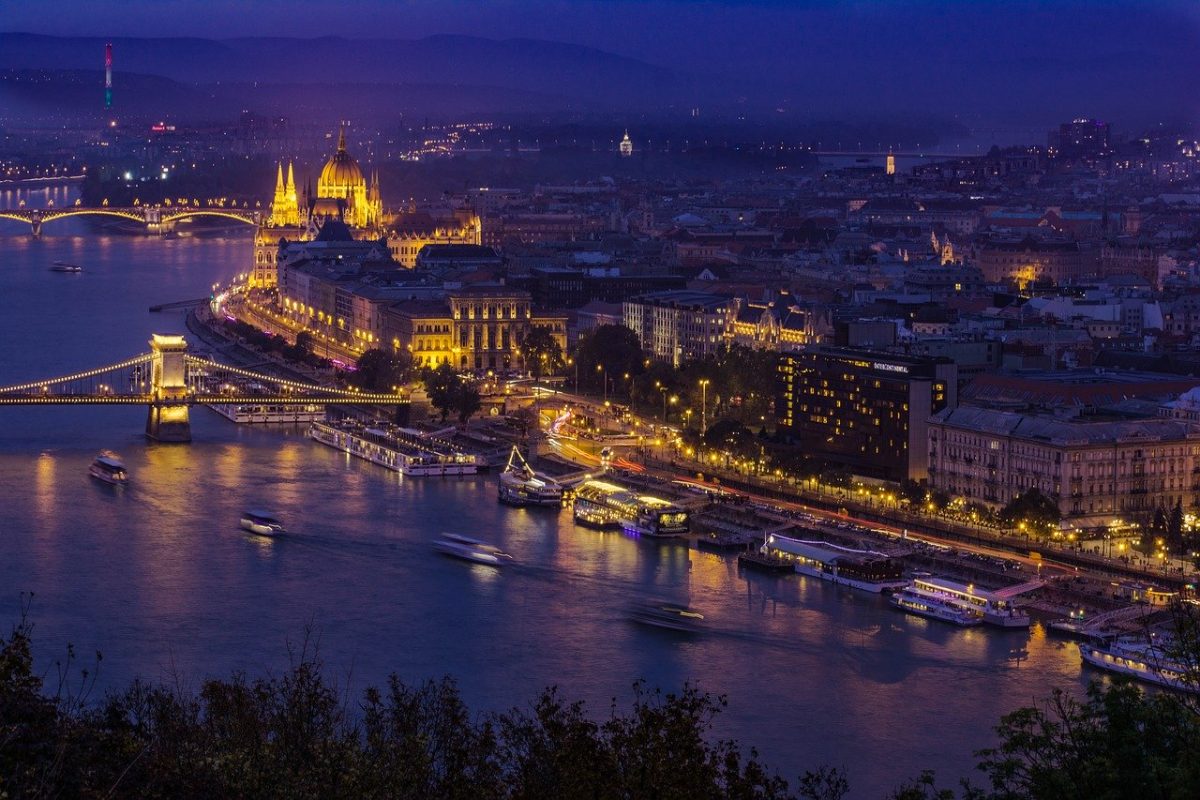 days to visit budapest