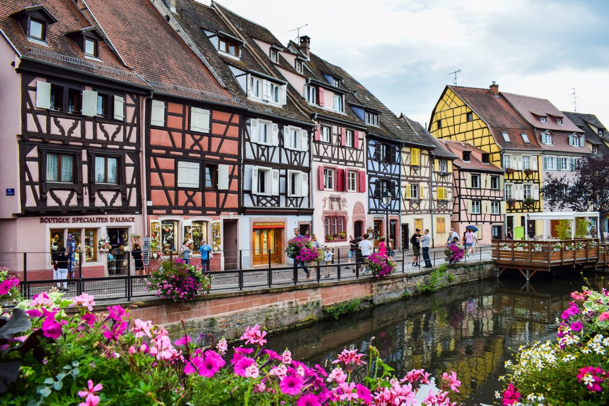 tourist towns in france