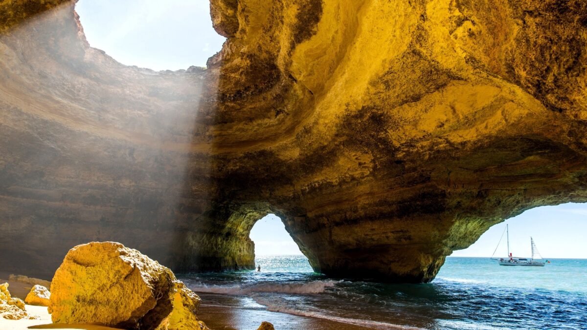 best time to go to algarve