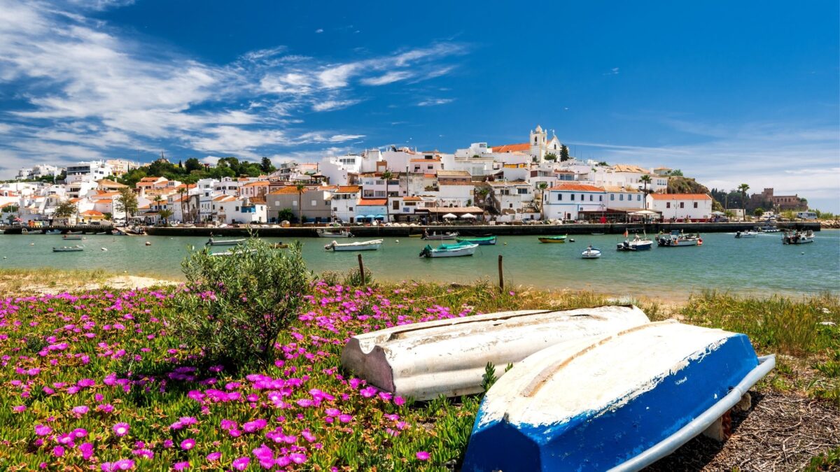 best time to travel to algarve portugal