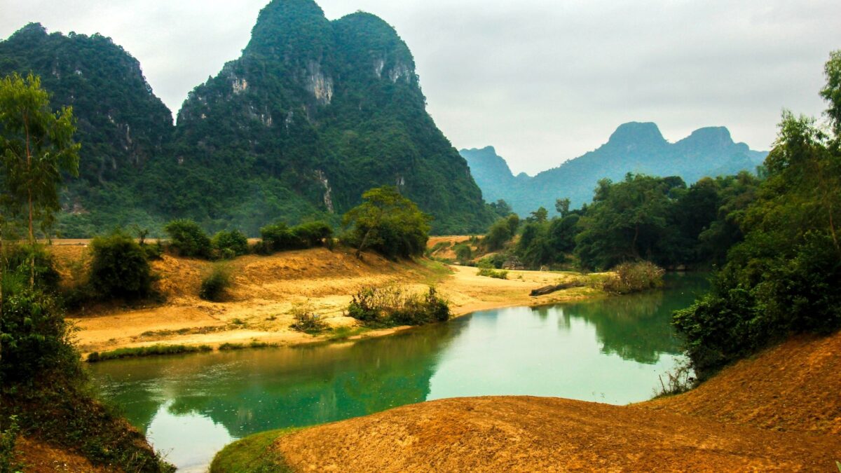 vietnam caves