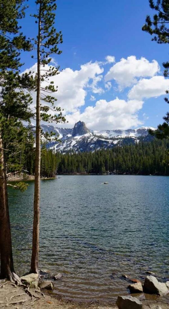 the best time to visit lakes in Mammoth Mountain