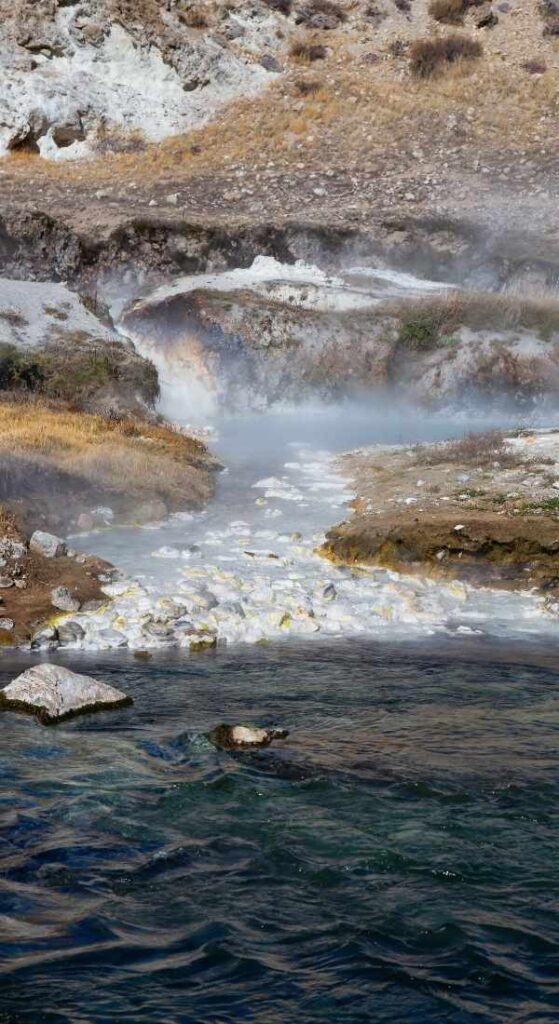 mammoth mountain hot springs