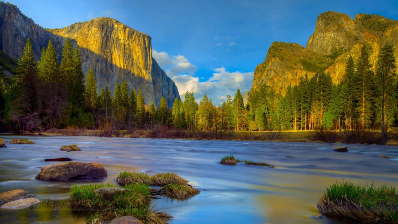 Sunrise in Yosemite National Park - 9 Best Spots To Watch The Spectacle