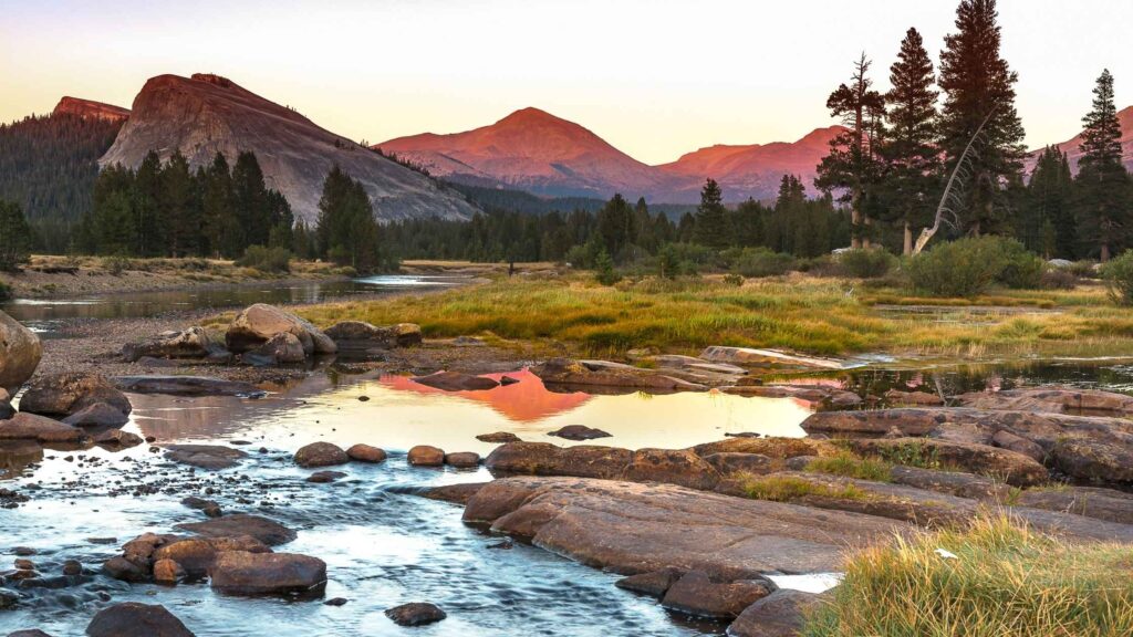 Yosemite sunset time