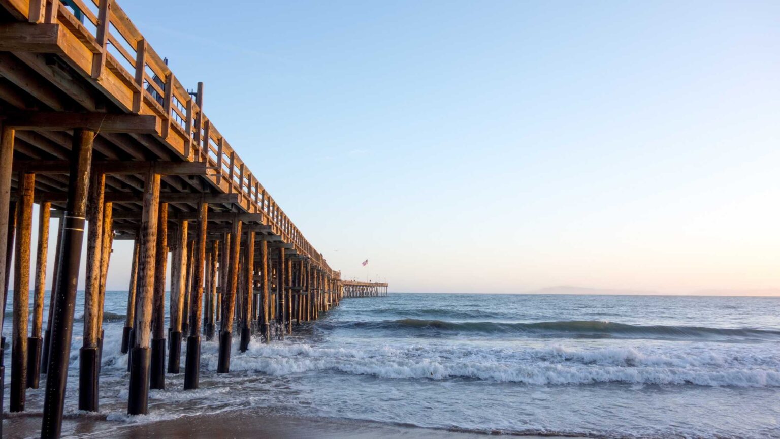 25 Best Beach Towns In California For Your Next Beach Getaway