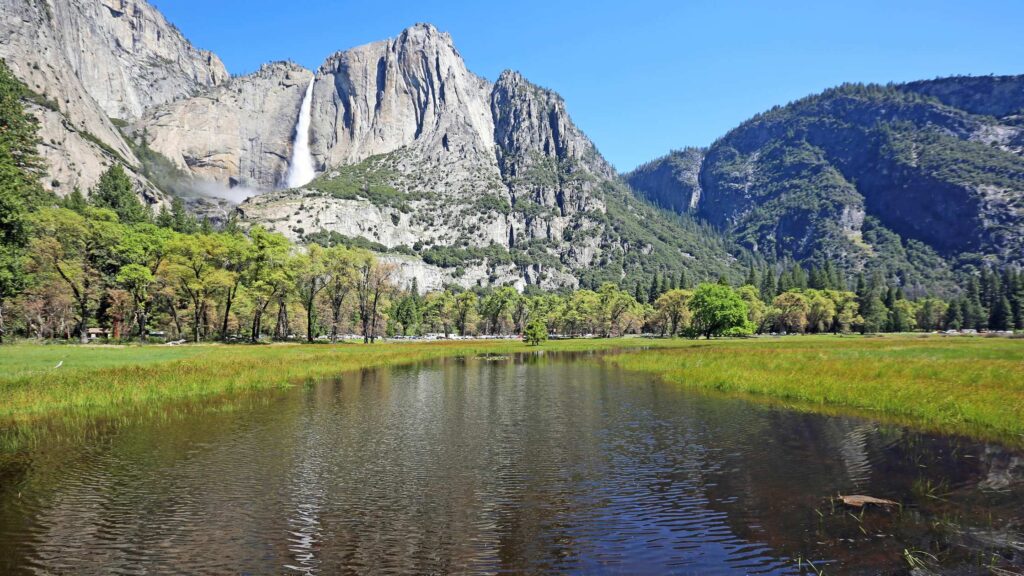 easy trails in Yosemite