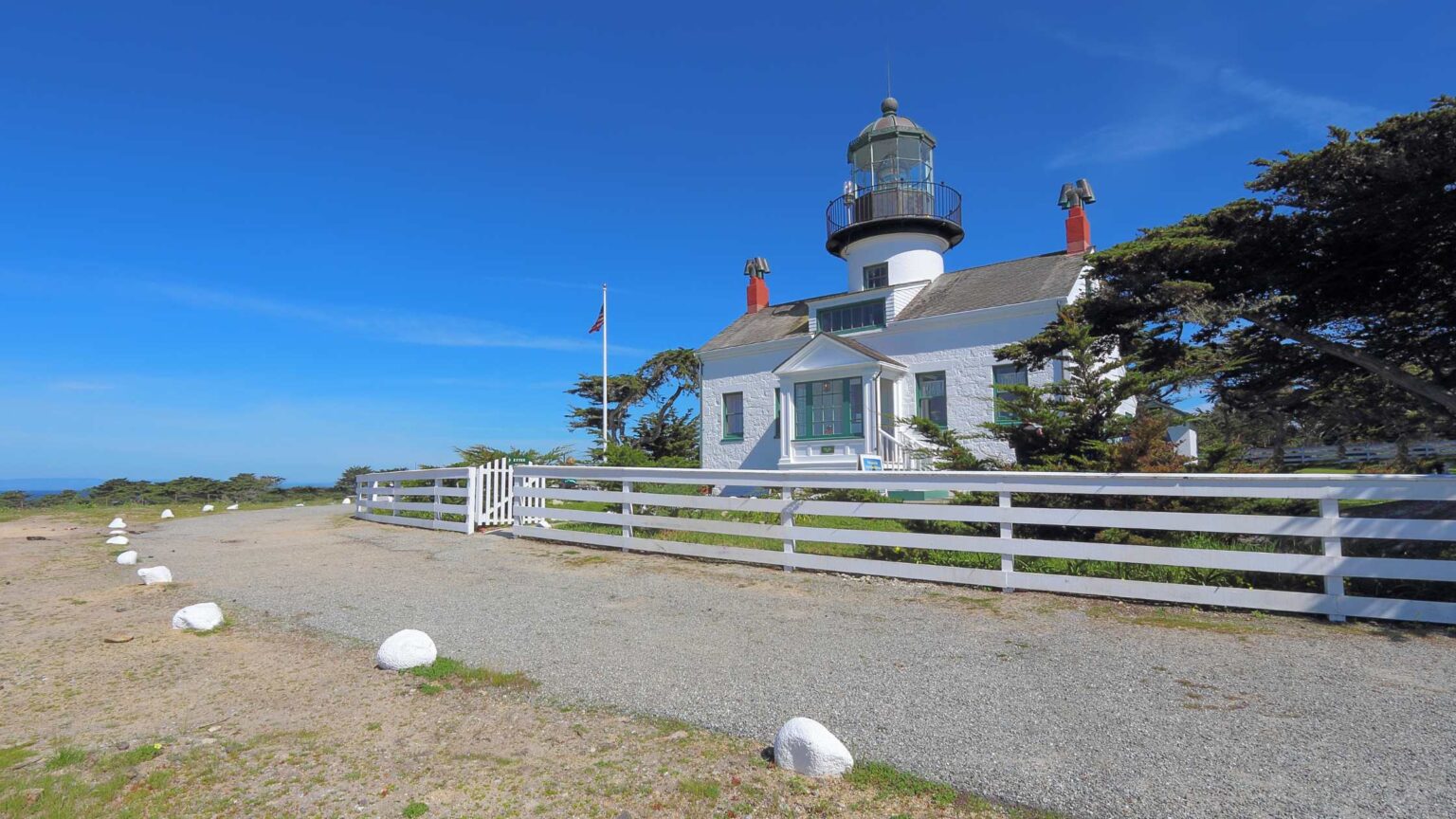 21 Pretty Lighthouses In California You Should Visit At Least Once