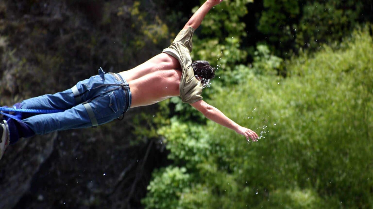 7 Fun Places To Enjoy Bungee Jumping In Texas